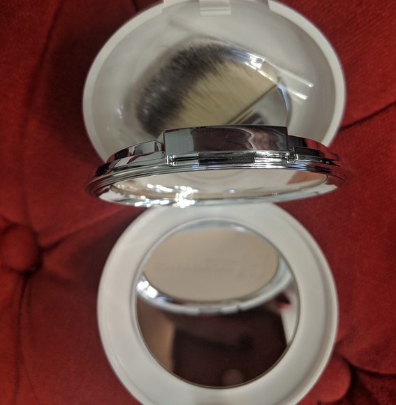 it Cosmetics Celebration Foundation illumination - Picture 3 of 6